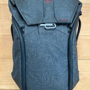 Peak Design 20L V1 Backpack (Charcoal)